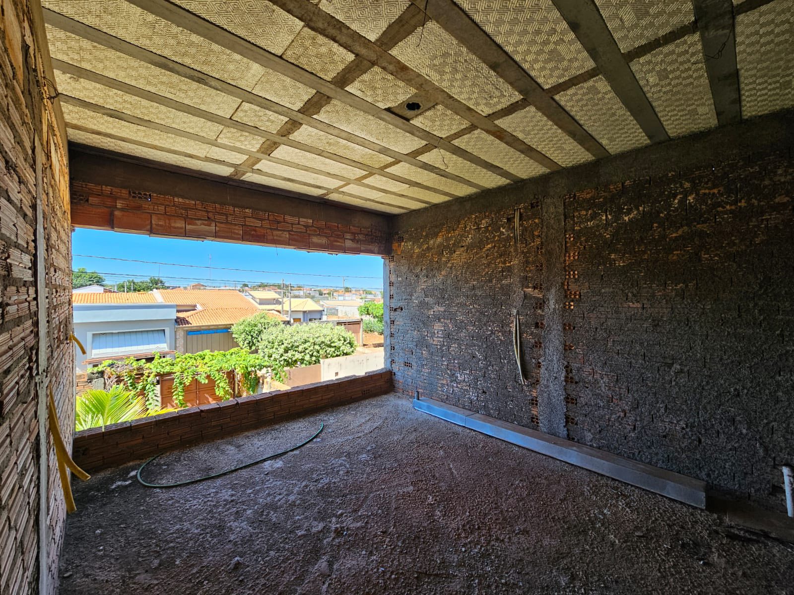 SOBRADO EM FASE DE ACABAMENTO FINAL  Rua Sergipe , n 285- Parque Varotti