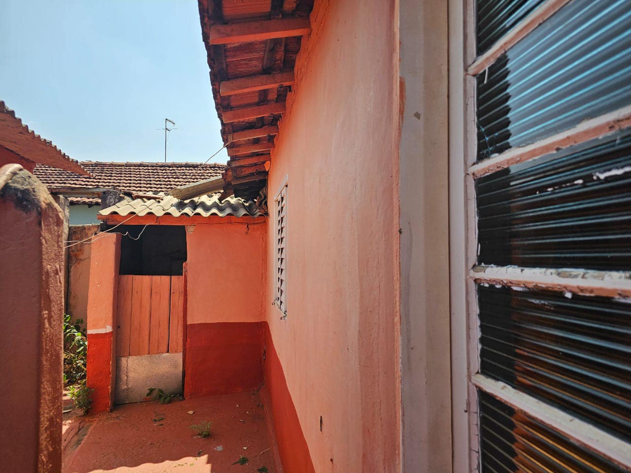 IMÓVEL RESIDENCIAL - COM 4 CASAS, Avenida do Café, n1145- Vila Santa Cruz