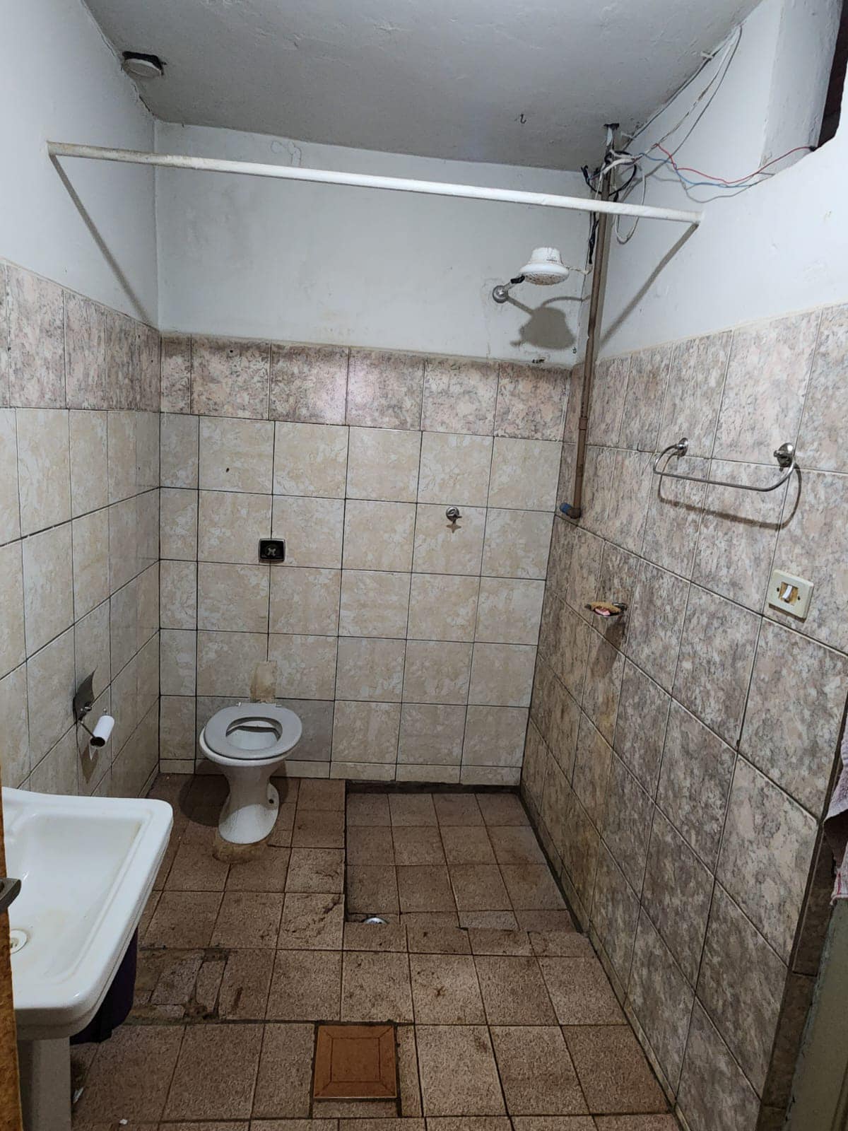 CHÁCARA COM DUAS CASAS RESIDENCIAL, Próximo ao batalhão da Polícia Militar ,Rua Rui Barbosa , n175-Centro