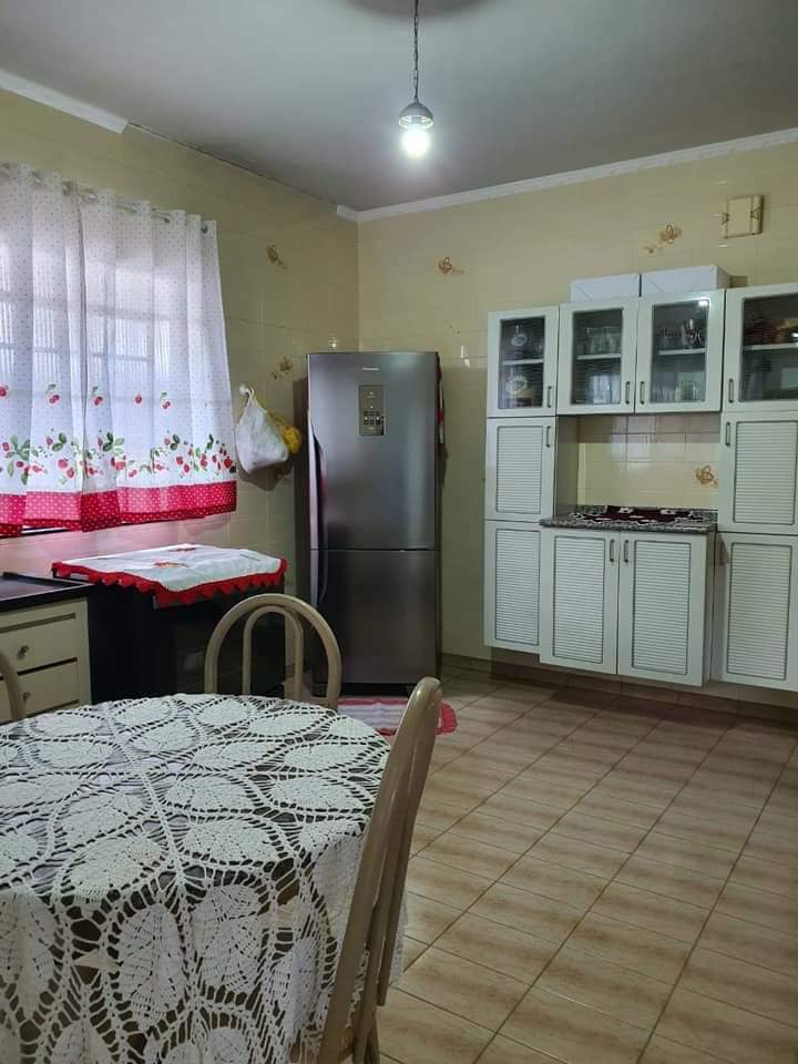 CASA RESIDENCIAL COM SALÃO COMERCIAL, Avenida Quinze de Novembro, n 1165- Centro