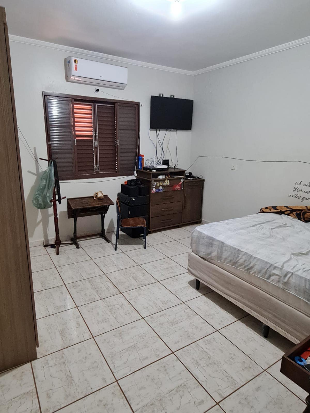 SOBRADO, na Rua Ernesto Bussaglia, n 15- Jardim Pedro Ometto