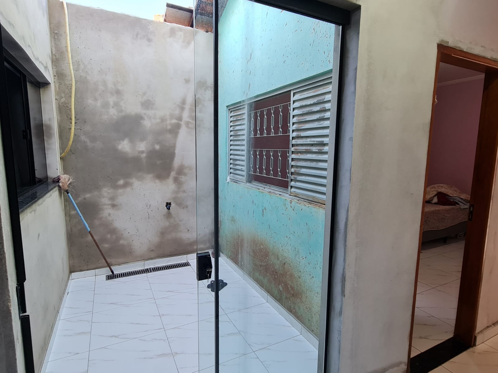 Casa Rua José Vieira Martins , n 102- Santa Luzia