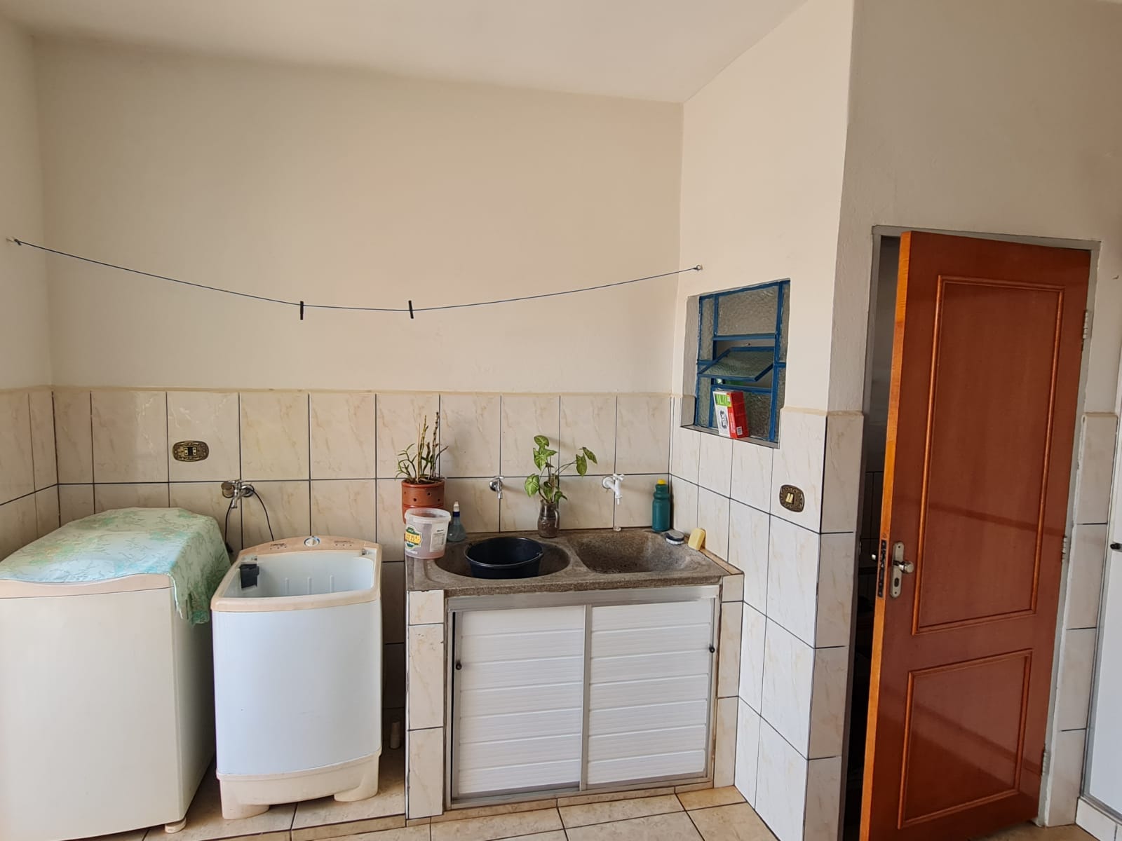 CASA RESIDENCIAL E COMÉRCIO Rua Agostinho de Biase, n 96- Jardim Brasil