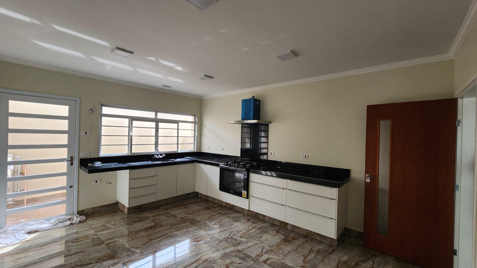 Casa Rua Treze de Maio , n 443- Vila Bortone