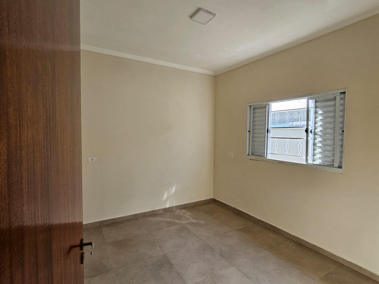 Casa Rua Rio de Janeiro, n 97- Parque Varotti