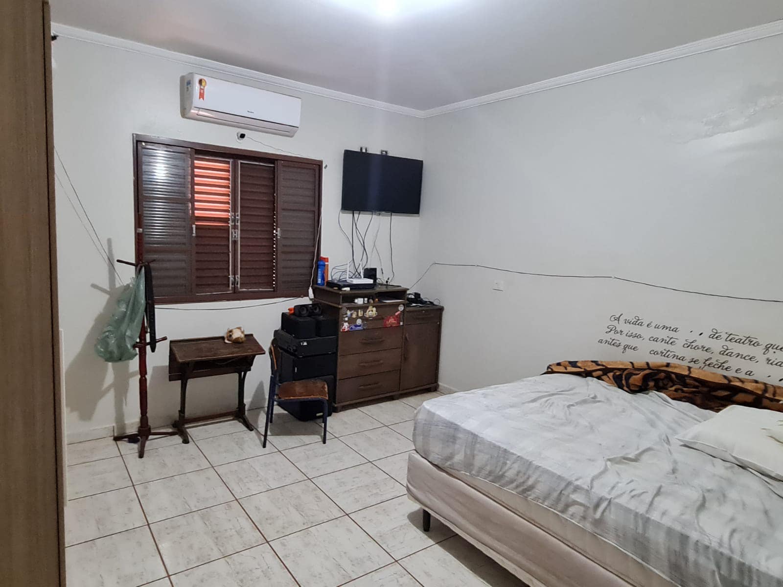 SOBRADO, na Rua Ernesto Bussaglia, n 15- Jardim Pedro Ometto