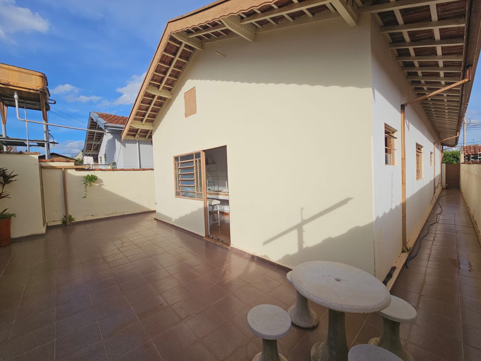 Casa Avenida Quinze de Novembro , n1200- CENTRO ( ÓTIMA LOCALIZAÇÃO)