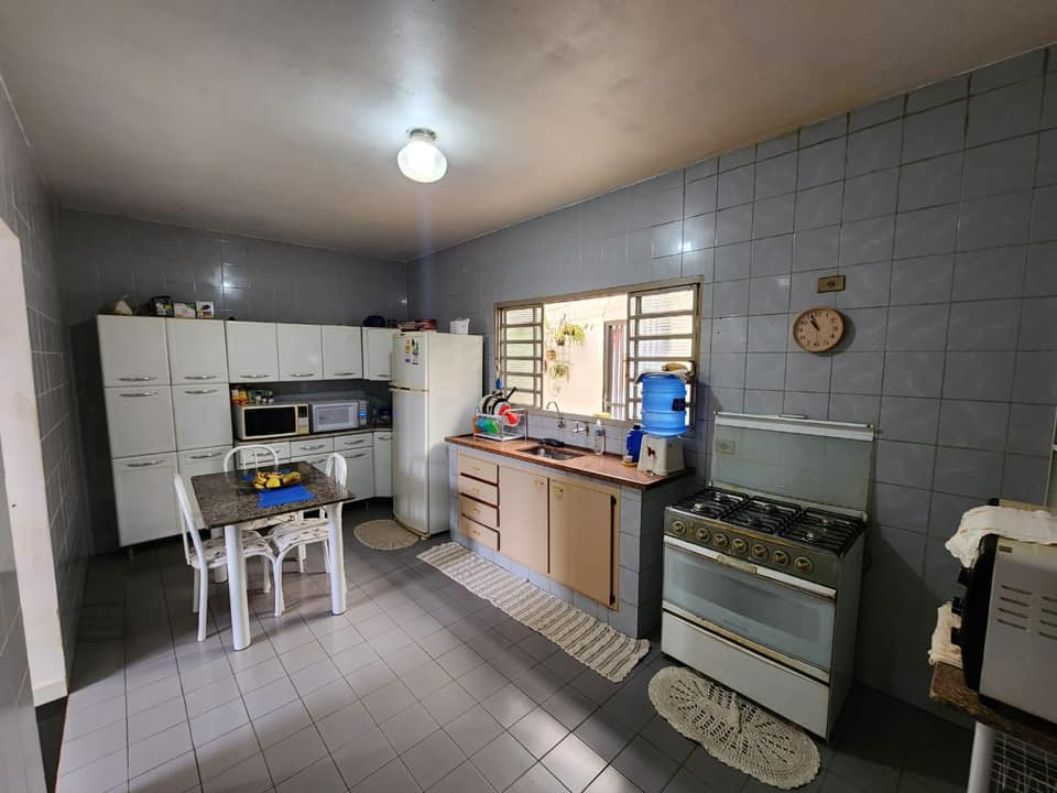 Casa com Ponto Comercial Rua Manoel Pires de Campos , n 122- Vila Santa Terezinha