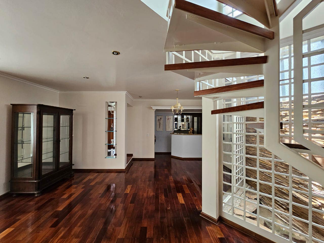 SOBRADO RESIDENCIAL DE ALTO PADRÃO ,Rua Ferrucio de Fiori, n370 ( com saída para rua Claudia ) - Jardim São Carlos