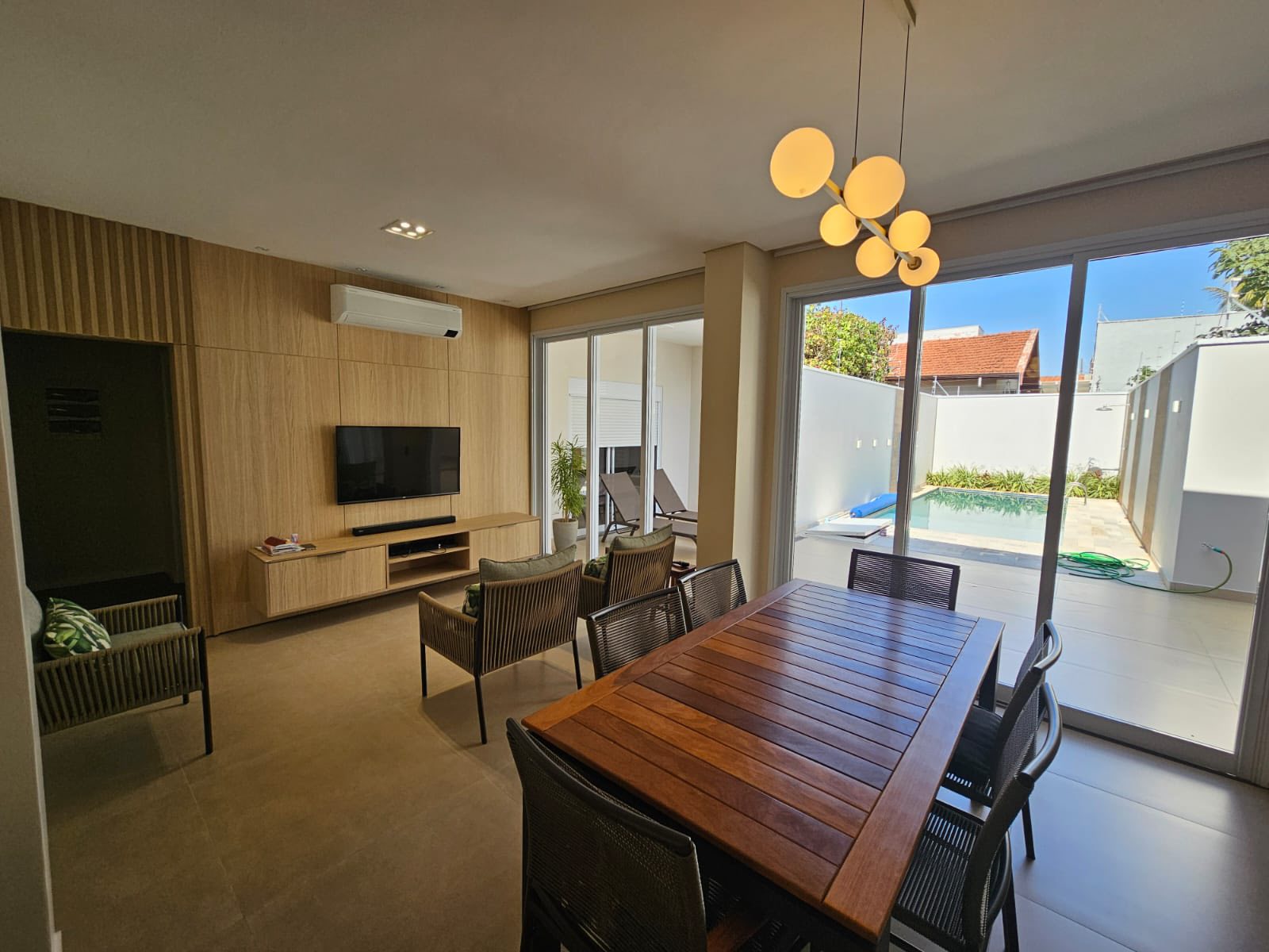 Excelente Casa Residencial - Centro ( Proximo a Praça Central)