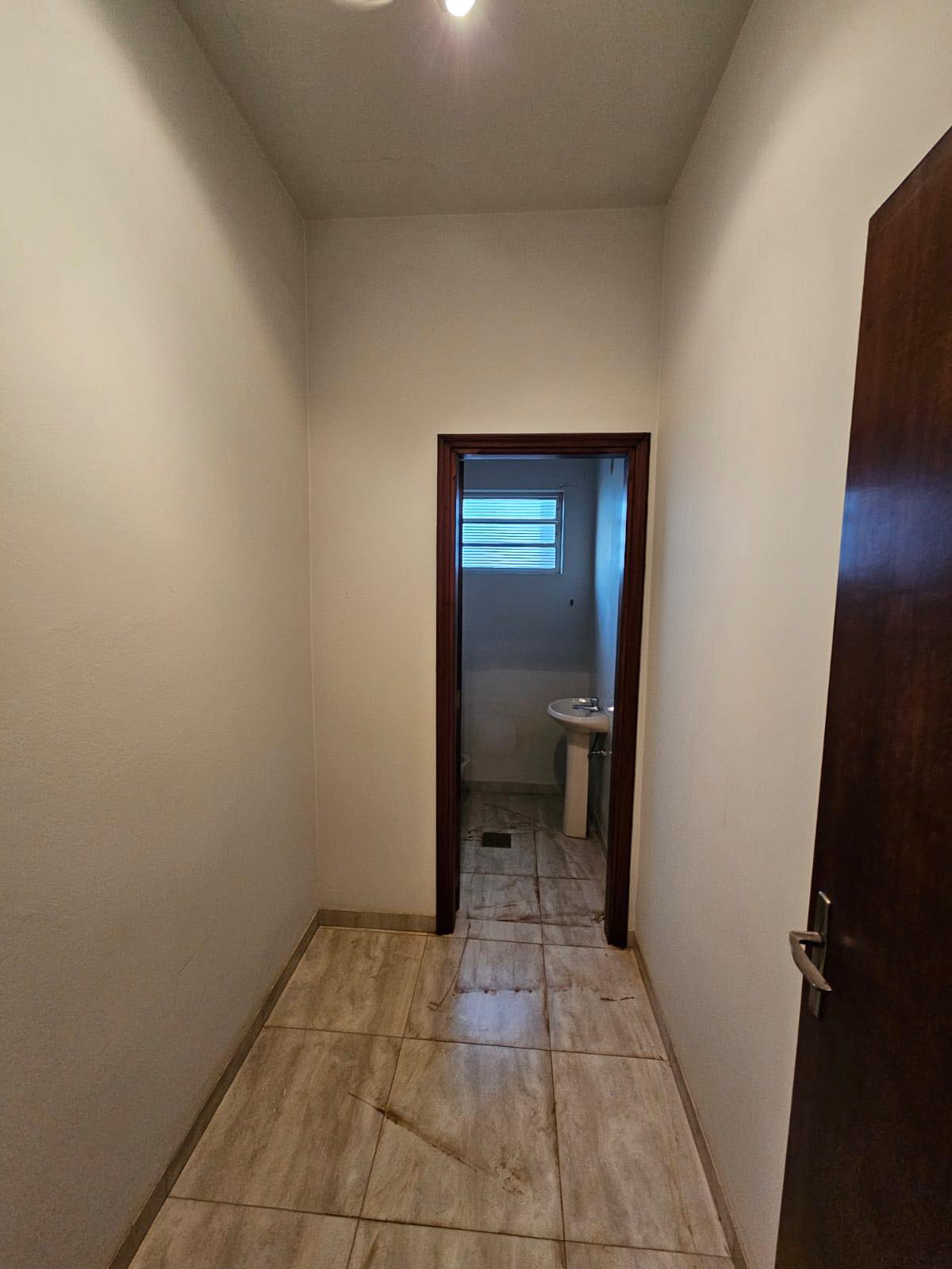 PRÉDIO COMERCIAL/RESIDENCIAL EXCELENTE LOCALIZAÇÃO Rua Treze de Maio, n574- Centro