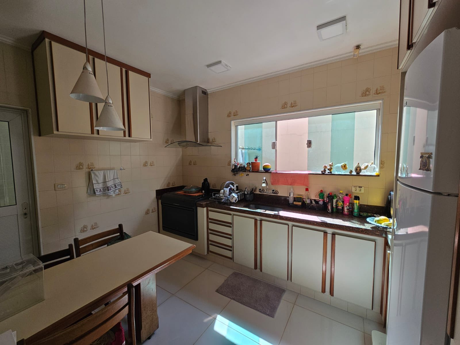 EXCELENTE CASA RESIDENCIAL COM COMÉRCIO - ÓTIMA LOCALIZAÇÃO - CENTRO