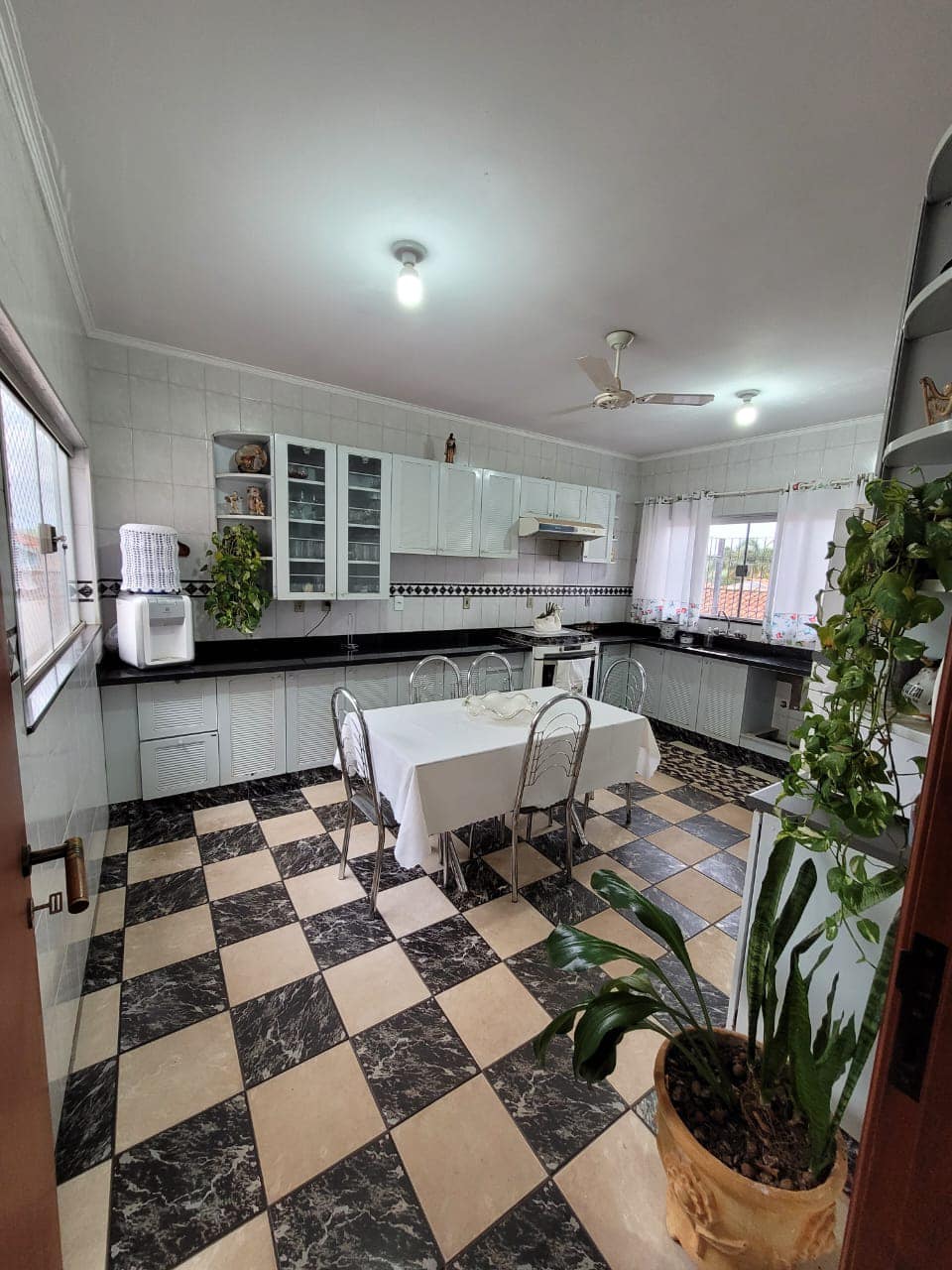 SOBRADO RESIDENCIAL E COMÉRCIO, Rua Coronel Rosa , n 330- Centro