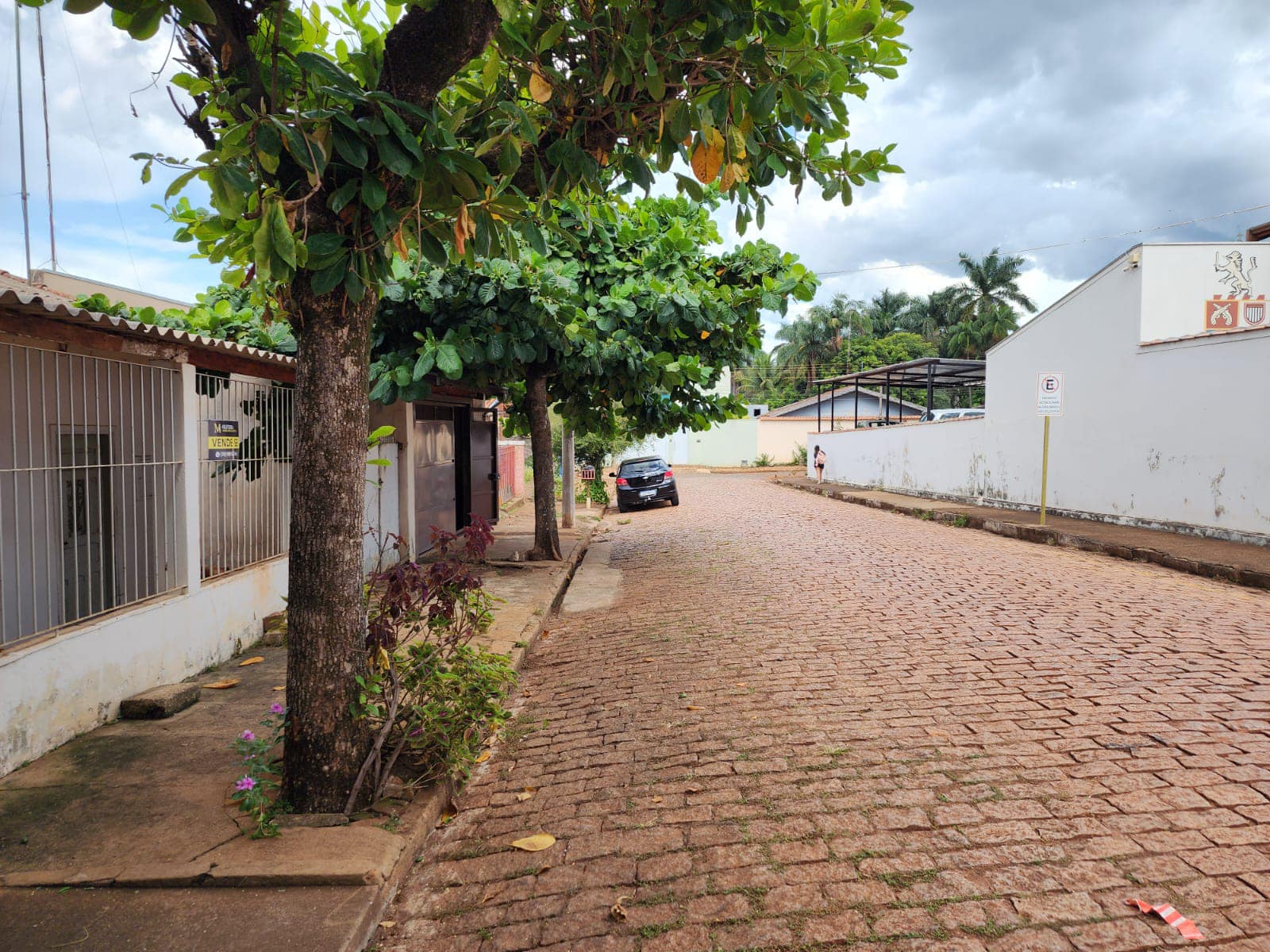 CHÁCARA COM DUAS CASAS RESIDENCIAL, Próximo ao batalhão da Polícia Militar ,Rua Rui Barbosa , n175-Centro
