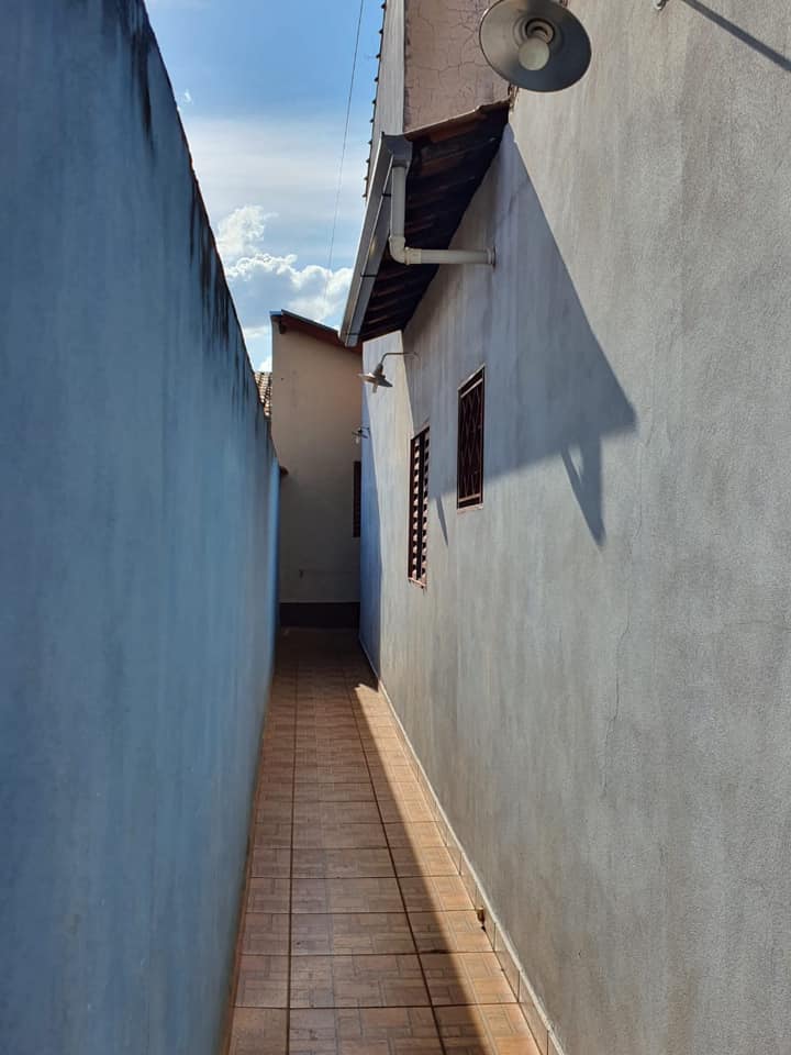 3 Casas Residencial - Vila Bonatti ( Otima oportunidade para Locação)