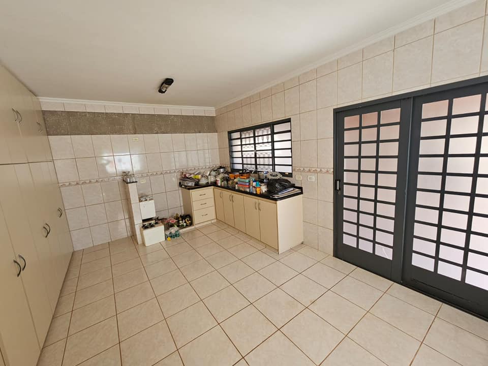 Casa / Sobrado Residencial Excelente Localização, Rua Prudente de Moraes, n917- Vila Bortone