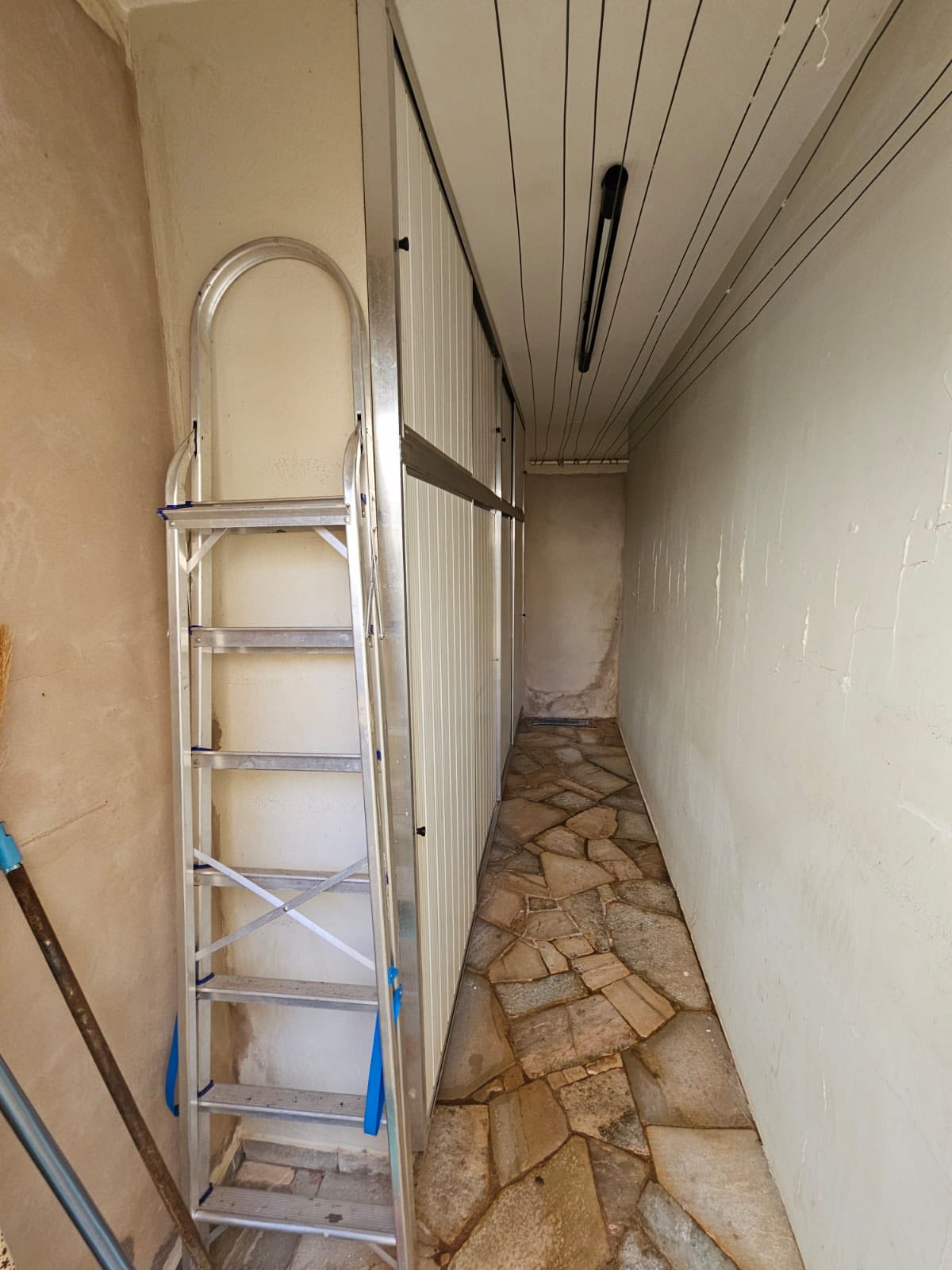 EXCELENTE CASA RESIDENCIAL COM COMÉRCIO - ÓTIMA LOCALIZAÇÃO - CENTRO