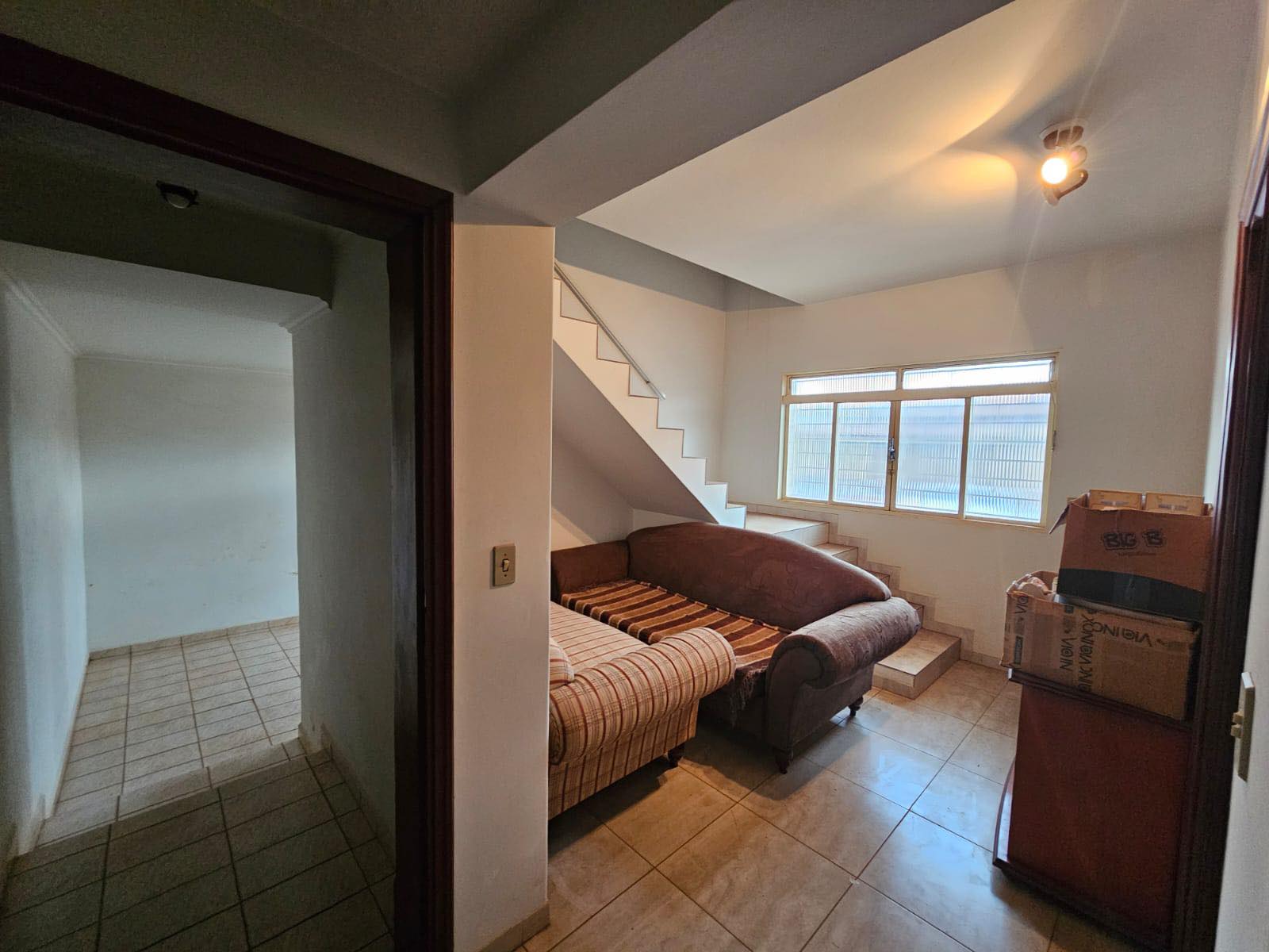 PRÉDIO COMERCIAL/RESIDENCIAL EXCELENTE LOCALIZAÇÃO Rua Treze de Maio, n574- Centro