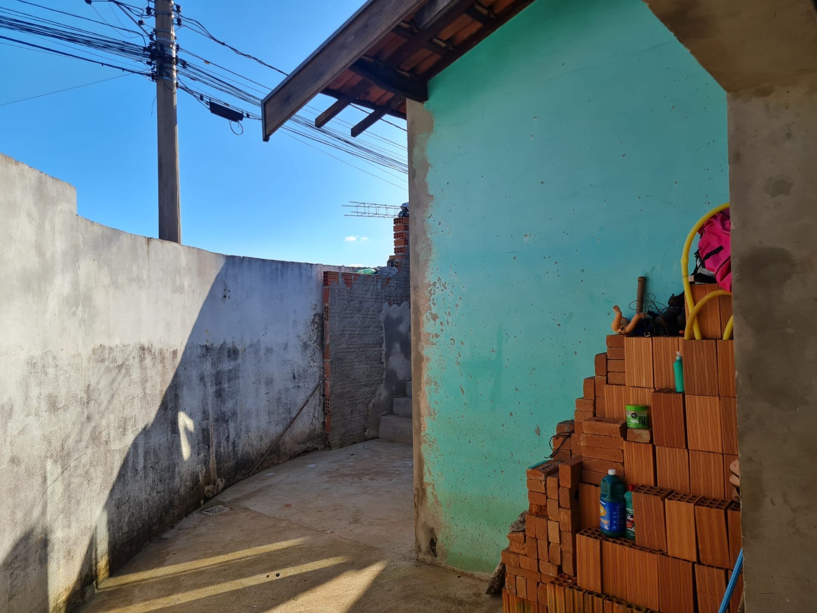 Casa Rua José Vieira Martins , n 102- Santa Luzia