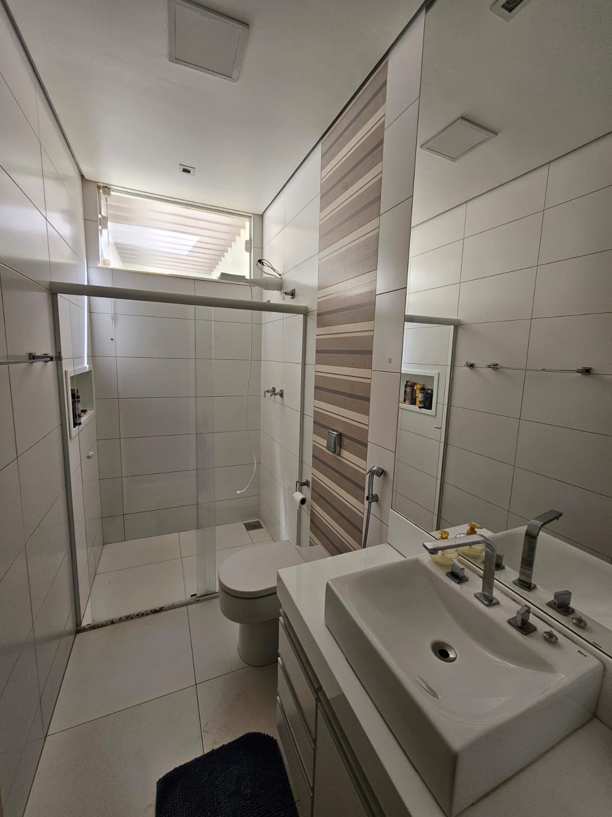 EXCELENTE CASA RESIDENCIAL COM COMÉRCIO - ÓTIMA LOCALIZAÇÃO - CENTRO