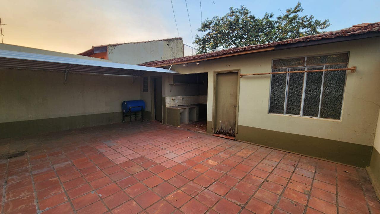 IMÓVEL COMERCIAL E RESIDENCIAL NO CENTRO / ÓTIMA LOCALIZAÇÃO Rua Prudente de Moraes, n527