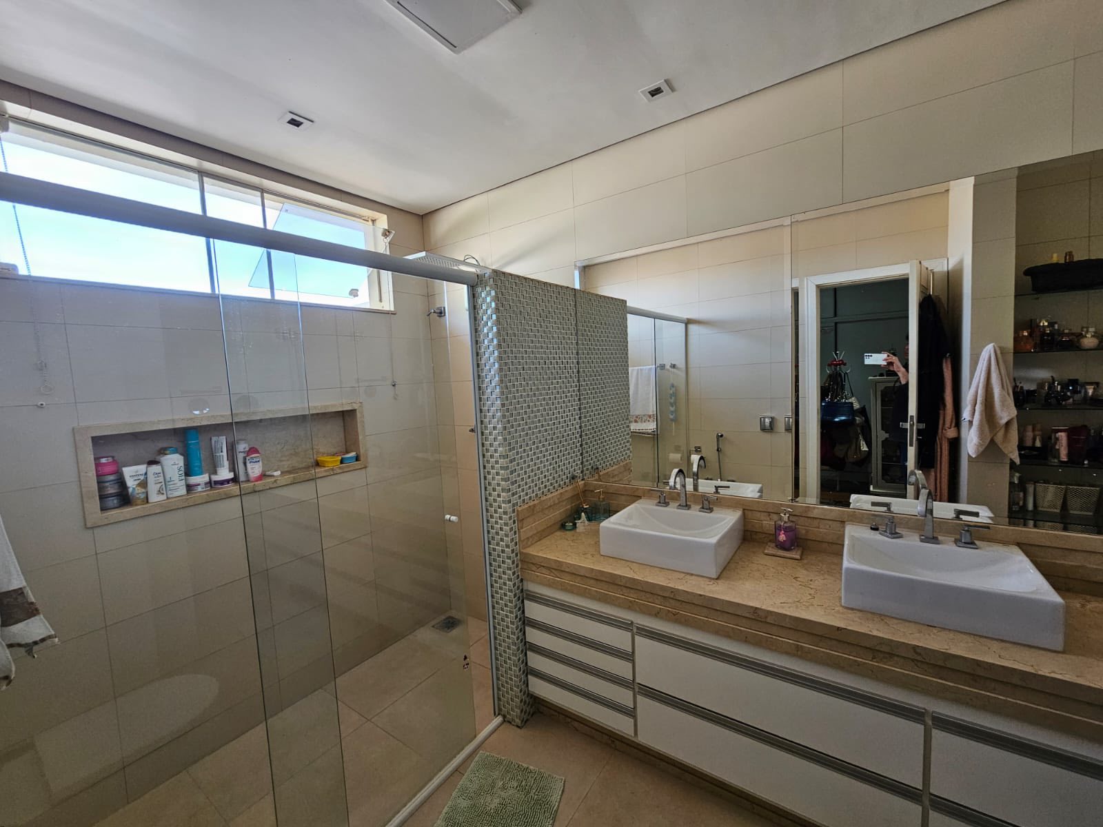 EXCELENTE CASA RESIDENCIAL COM COMÉRCIO - ÓTIMA LOCALIZAÇÃO - CENTRO