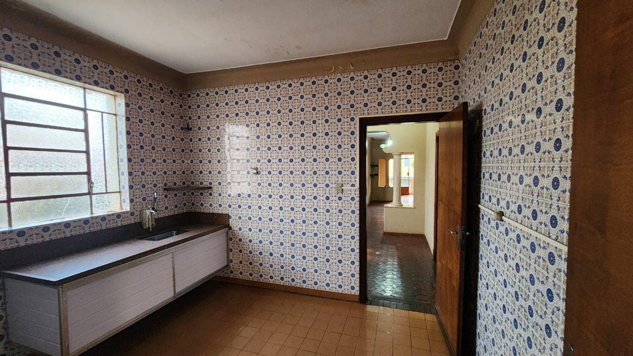 IMÓVEL COMERCIAL E RESIDENCIAL NO CENTRO / ÓTIMA LOCALIZAÇÃO Rua Prudente de Moraes, n527