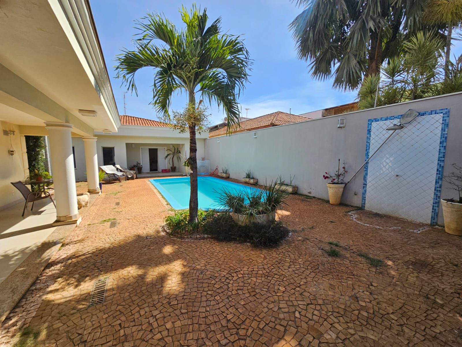 EXCELENTE CASA RESIDENCIAL COM COMÉRCIO - ÓTIMA LOCALIZAÇÃO - CENTRO