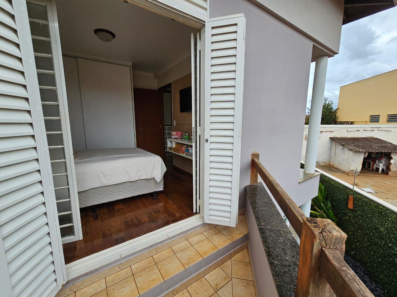 SOBRADO RESIDENCIAL DE ALTO PADRÃO ,Rua Ferrucio de Fiori, n370 ( com saída para rua Claudia ) - Jardim São Carlos