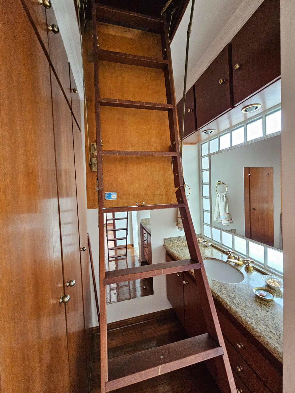 SOBRADO RESIDENCIAL DE ALTO PADRÃO ,Rua Ferrucio de Fiori, n370 ( com saída para rua Claudia ) - Jardim São Carlos