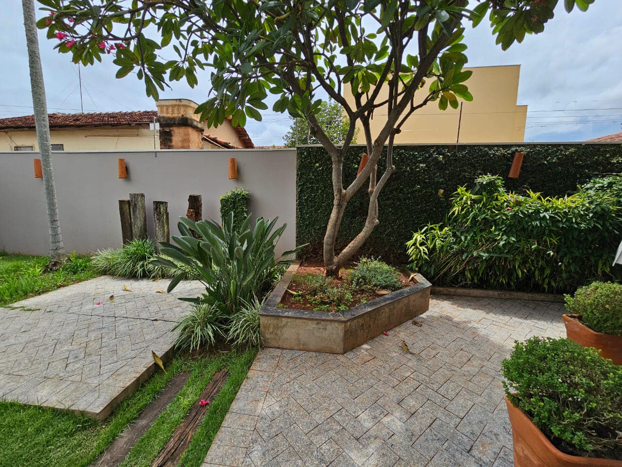 SOBRADO RESIDENCIAL DE ALTO PADRÃO ,Rua Ferrucio de Fiori, n370 ( com saída para rua Claudia ) - Jardim São Carlos